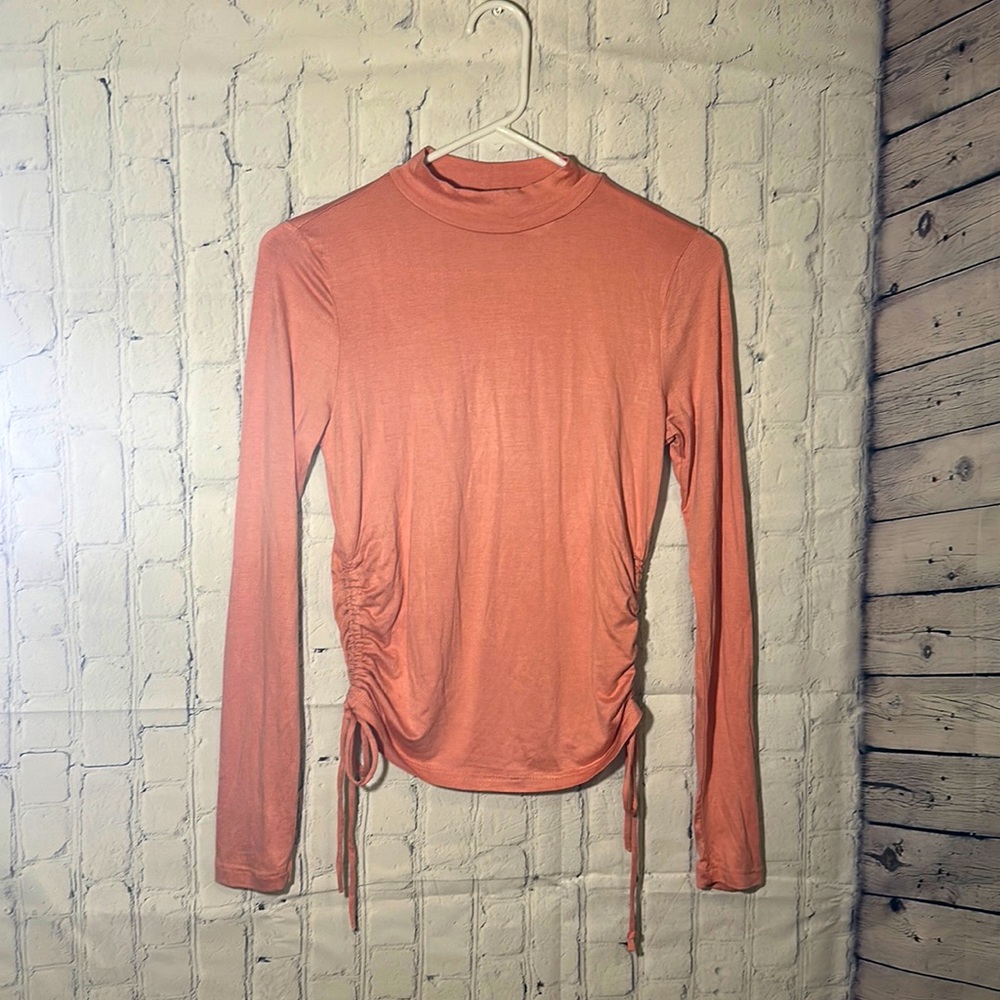 Long sleeve cinch siding